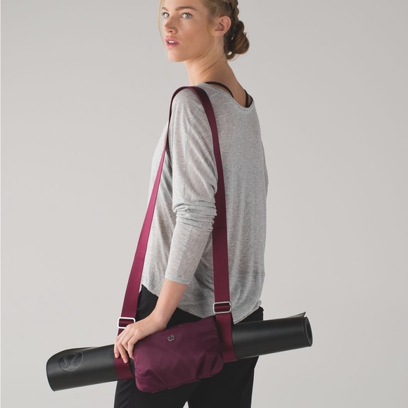 lululemon - yoga mat carrier - Picture 2 of 6